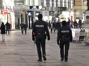 Austria ia în calcul un lockdown doar pentru persoanele nevaccinate anti-COVID. / Foto: straitstimes.com