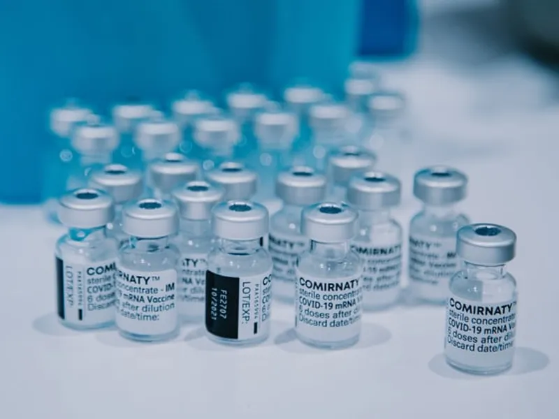 Rusia ar fi furat tehnologia vaccinului AstraZeneca pentru a-și produce propriul vaccin Sputnik/FOTO: Unsplash