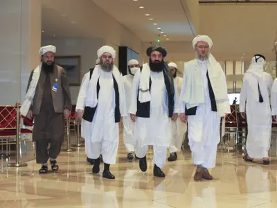 Delegația talibană la negocieri de pace din Doha, Qatar, 12 august/Foto: ap