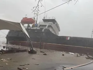 O navă şi cei 12 membri ai echipajului său, dispăruţi în Marea Neagră după furtună puternică - Foto: X/ @fadimemtr