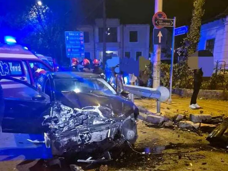 4 mașini, 7 victime. Un șofer vitezoman a provocat un accident la limita tragediei în Pitești - Foto: ISU Argeș