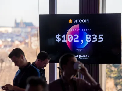 Pe 5 decembrie, Bitcoin a atins prețul de 100.000 de dolari pentru prima dată în istoria sa, după ce a început anul la 42.000 de dolari - Foto: Profimedia Images