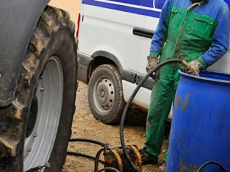 De ce unii șoferi bagă apă, pe lângă aer, în cauciucurile vehiculului - Foto: blog.bridgestone-agriculture.eu - Imagine cu rol ilustrativ