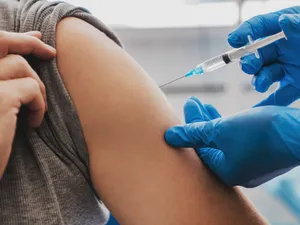 Acoperirea vaccinală a ajuns în Bucureşti la aproape 60%. În județul Suceava, de-abia 24%. / Foto: digi24.ro