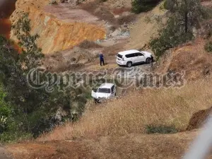 Poliția cipriotă efectuând căutări lângă Kokkini Limni Foto: Facebook Cyprus Times