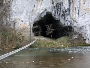 Peștera din România unde curge un pârâu alb „ca laptele”. Aici au trăit oameni în Epoca Bronzului - Foto: pădureacraiului.ro