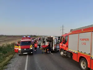 VIDEO Accident grav în Suceava: doi șoferi au murit și opt persoane au fost rănite, din care 2 copii Foto: ISU Suceava