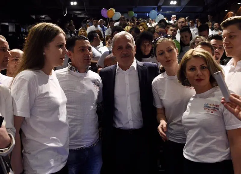 Lui Liviu Dragnea îi plac votanții și votantele, vii sau morți/FOTO: Facebook.com