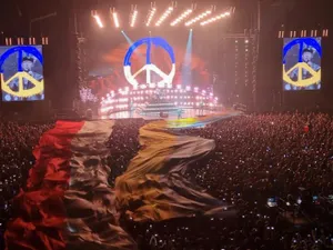 VIDEO Scorpions a cântat „Wind of Change” la Krakovia. Steagul Ucrainei purtat de spectatori