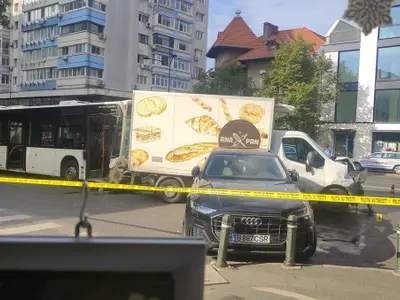 Accident de autobuz în București Foto: Infotrafic