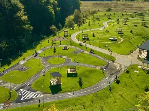 Treabă „de mântuială”. Parc abia deschis după o investiție de 1.000.000€, închis pentru reparații - Foto: Facebook/Primăria Municipiului Braşov