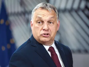 TUPEU Conștient că PPE nu poate renunța ușor la voturile FIDESZ, Viktor Orbán a negociat în forță rămânerea în această familie ideologică