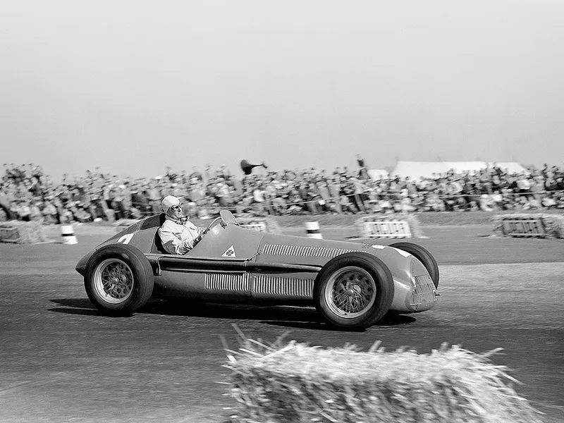 Giuseppe „Nino” Farina pe 13 mai 1950, în primul  Mare Premiu de F1 al Marii Britanii, desfășurat la Silverstone