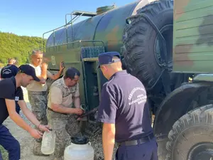 Cartier din Bistrița, fără rețea de apă și canalizare, primește apă potabilă cu cisterna/Ioan Turc Facebook