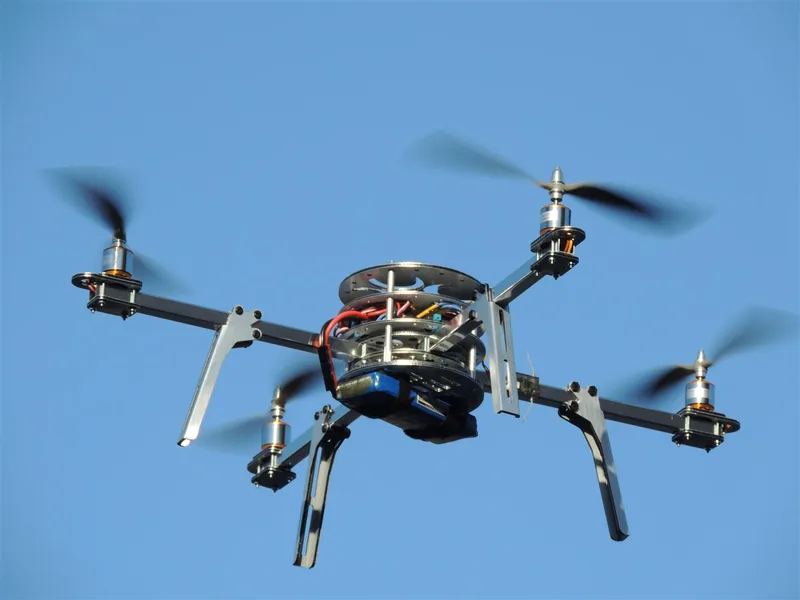 O „dronă quadcopter” folosită la atacul asupra centrului de centrifuge din Iran/FotoȘ yahoo