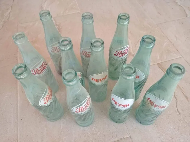 Sticlele de Pepsi Cola care erau AUR în comunism valorează bani și azi. Unde se vând și cu cât? - Foto: FB