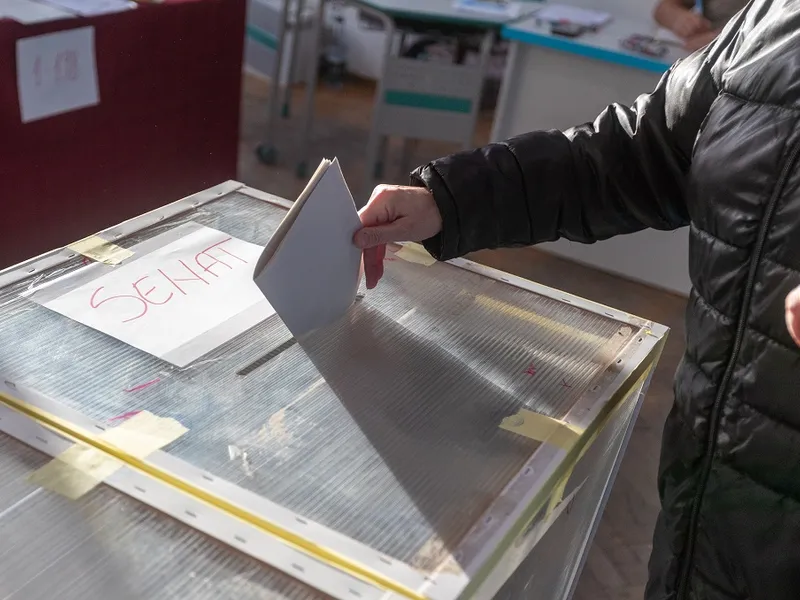 Fraudă electorală. O tânără a votat și în Franța și în Mehedinți. Cum a fost posibil? - Inquam Photos / Virgil Simonescu (rol ilustrativ)