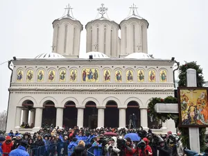 Calendarul bisericesc ortodox are aplicație pe telefonul mobil - Foto: Facebook/Agenția de Știri Basilica (cu rol ilustrativ)