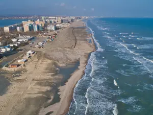 Lărgirea plajei de la Mamaia a fost criticată de turiști. FOTO: Facebook