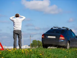 Tânăr „plimbat” pe capota unei mașini în Capitală. Șoferul, acuzat de tentativă de omor - Foto: Profimedia images - Caracter ilustrativ