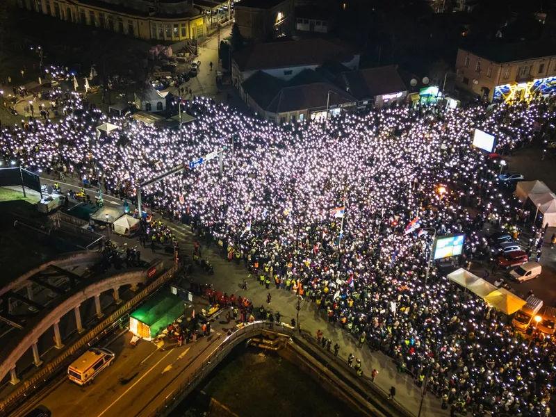 Zeci de mii de persoane au protestat împotriva corupției în Serbia, de ziua națională - Foto: Profimedia Images