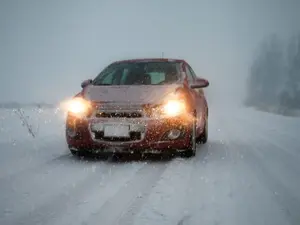 A venit iarna în Popasul Prislop. Traficul rutier decurge în condiţii grele - FOTO: Profimedia