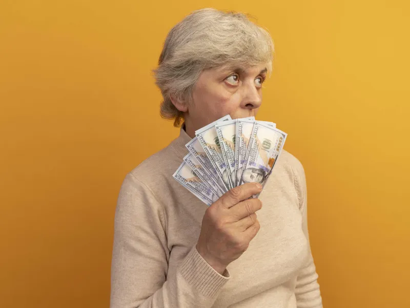 2.000 de lei în plus la pensie pentru aproape 500.000 de pensionari. Ce locuri de muncă au avut? Foto: Freepik (fotografie cu caracter ilustrativ)