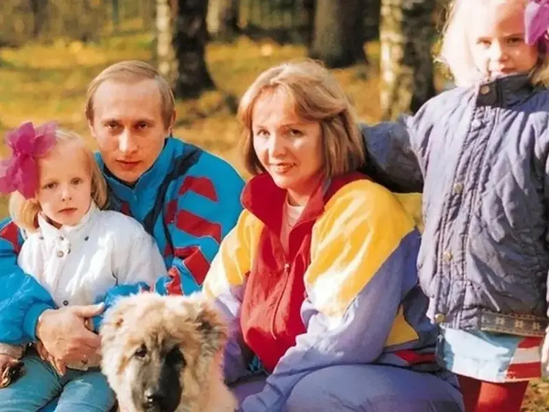 Familia Putin, în tinerețe Foto: east2west news