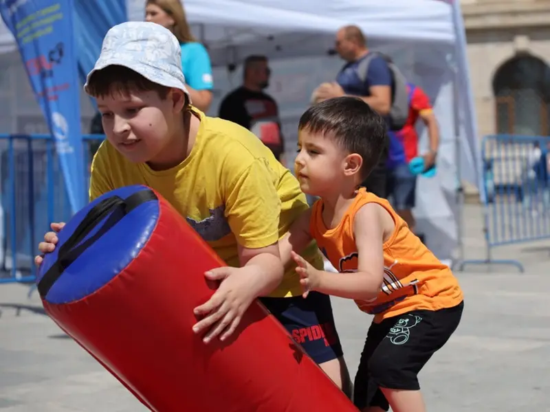 Copiii vor avea posibilitatea să descopere tainele rugby-ului Foto: Antonio Dumitru