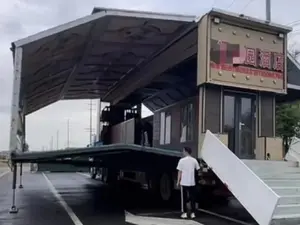 Camionul Transformer se preschimbă în sală de petreceri