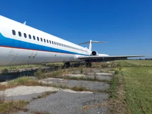 Un tânăr a cumpărat un avion scos la vânzare de ANAF. Aeronava cu 200 de locuri va fi transformată Foto: Observatornews