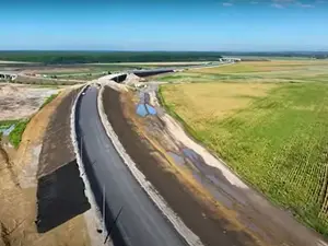 893.000.000 € costă autostrada din care două loturi ar urma să fie gata toamna aceasta - Foto: captură video YouTube/Raducu P Drum