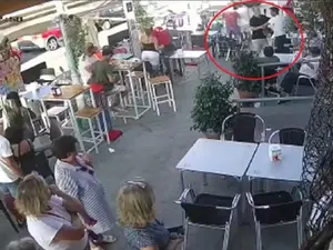 Un român bătut de un spaniol, la o terasă din La Huelva, a murit la o lună după incident Foto: captura video revista.lamardeonuba.es