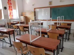 Proba scrisă a examenului de titularizare în învăţământ. 34.120 de candidaţi în întreaga ţară / Inquam