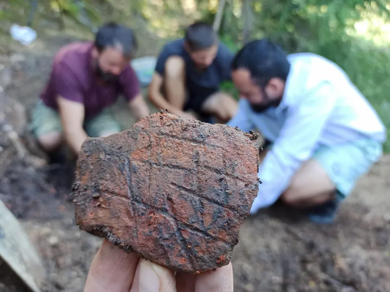 Cum se extrăgea sarea din apă acum 8.000 de ani în Neamț. Descoperire uluitoare a arheologilor Foto: arheolog dr. Vasile Diaconu