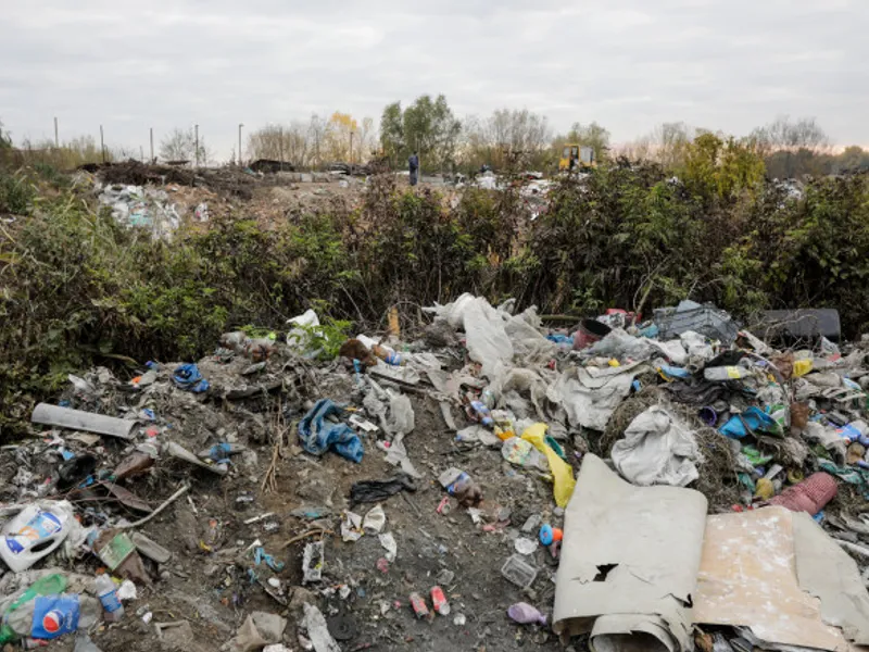 În București au fost găsite zeci de mii de tone de deşeuri depozitate ilegal/FOTO: Inquam Photos/George Călin