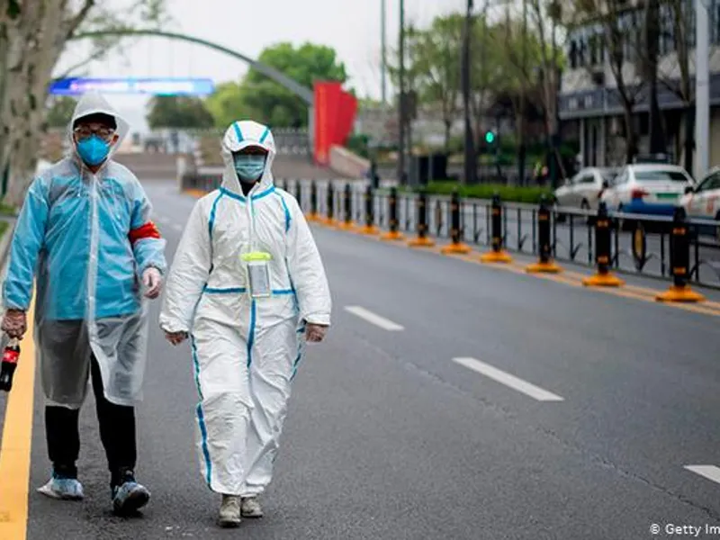 Oameni în Wuhan/FOTO: Getty