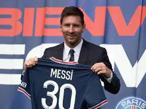 Messi deja aduce bani pentru PSG. 150.000 de tricouri vândute într-o singură zi. Foto PSG Talk