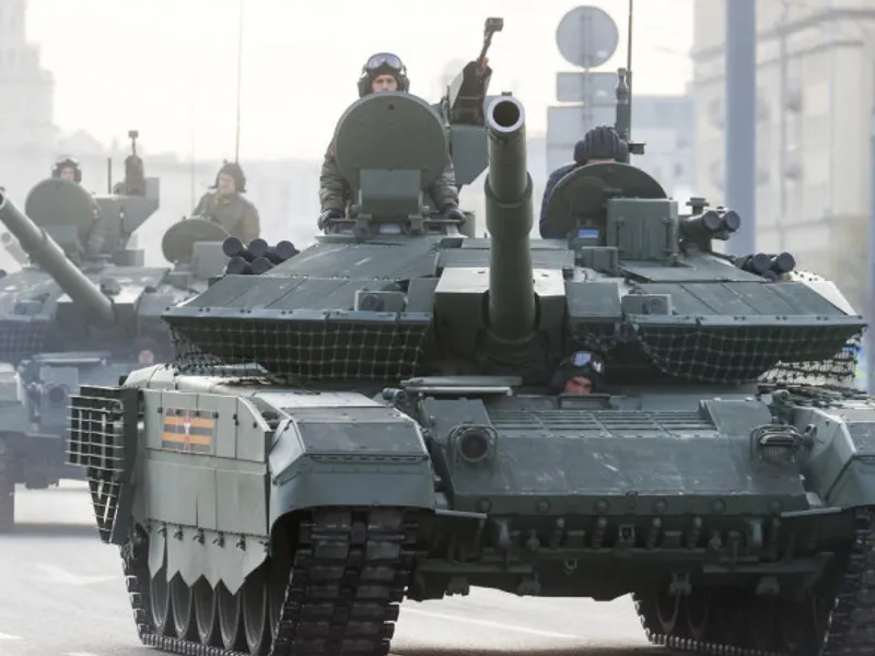 Tancuri T-90M au fost fotografiate în Piaţa Roşie din Moscova, pe 7 mai 2022/ FOTO: Profimedia Images