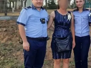 Polițiștii Andrei și Miruna și nașa care a pierdut poșeta cu bani. / Foto: Atenție Poliția Iași, Facebook