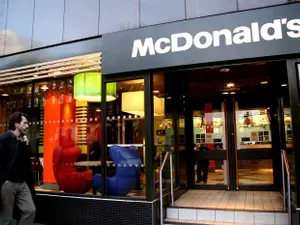 Un tânăr a găsit „rețeta” cu AI prin care a primit primit 100 de meniuri gratuite de la McDonald's - Foto: Profimedia images