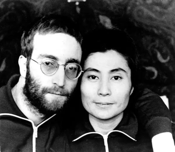 John Lennon și Yoko Ono. FOTO: Facebook