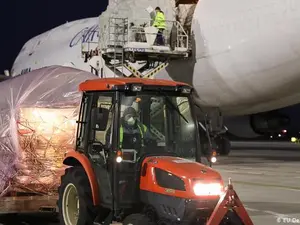 Un avion cu materiale medicale din partea UE pentru Serbia la aeroportul Surcin din Belgrad