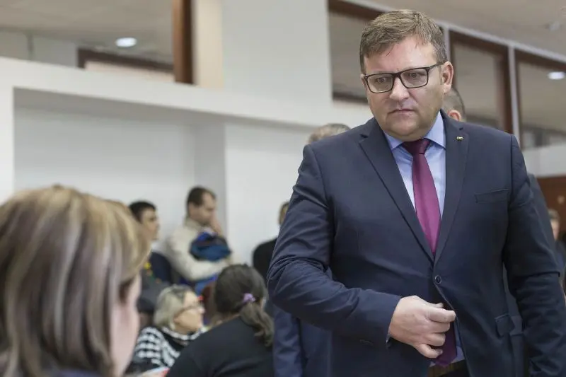 În campania electorală, ministrul Muncii, Marius Budăi se lăuda că PSD a triplat salariile profesorilor Foto: Inquam