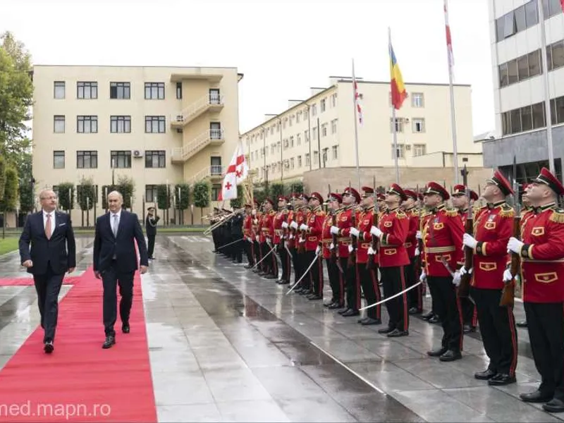 Dîncu și omologul său georgian - Foto: Mapn