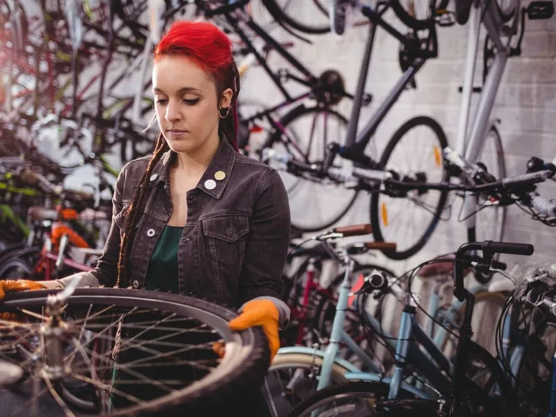 O fabrică de biciclete se închide A fost oprit lanțul de producție. 500 de oameni vor fi dați afară - Foto: Freepik.com (rol ilustrativ)