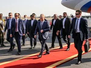 Putin, șchiop, cu o mână inertă, în Iran să cumpere drone/foto: profimedia