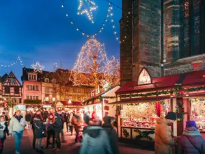 Târgul de Crăciun de la Strasbourg, organizat din nou după doi ani cu măsuri speciale de siguranță. / Foto: bestplacesnthings.com