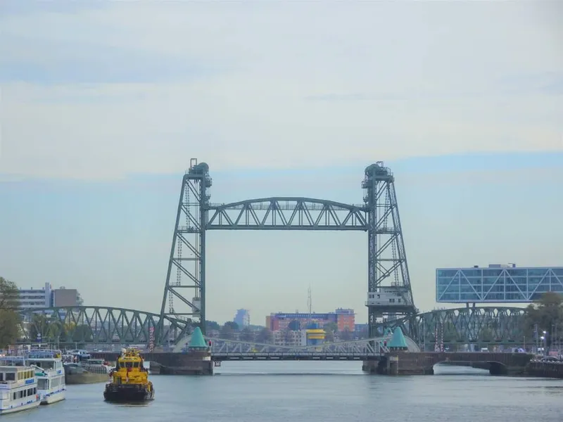 Podul a fost construit în 1878. FOTO: rotterdampages.com