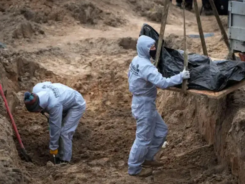 7 cadavre, descoperite într-o nouă groapă comună de lângă Bucea. Ucrainenii, împușcați în cap. / Foto: eu.usatoday.com